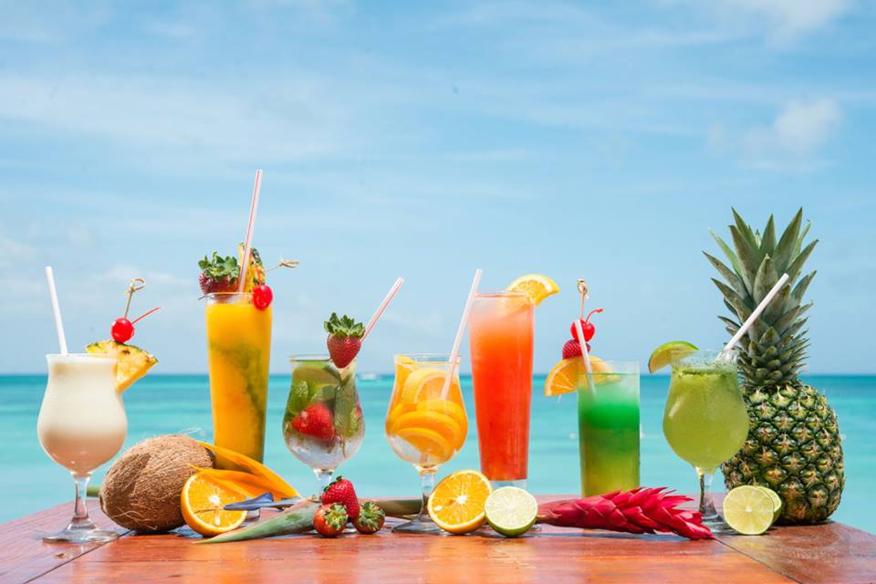 Hold Onto Summer With These 6 Aruba Cocktails Visit Aruba Blog