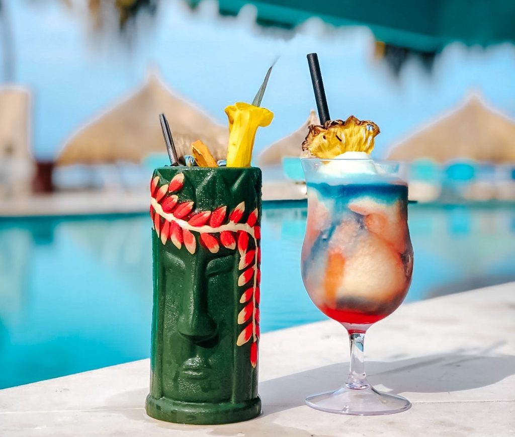 Where to Find the Best Cocktails in Aruba