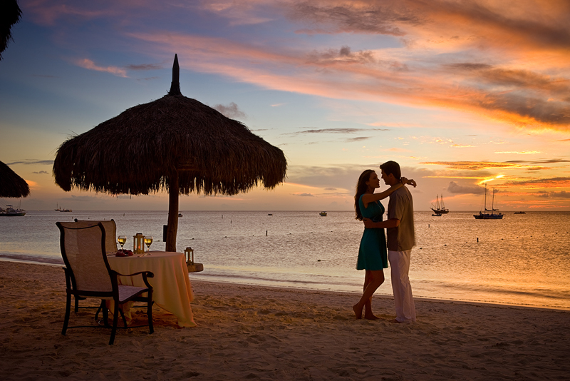 Celebrate Valentine’s Day 2014 at one of the restaurants of the Aruba Marriott Resort