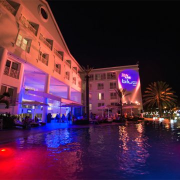 Renaissance Aruba Resort hosted a Get Out & Discover RLife LIVE pool party for travel partners from North America