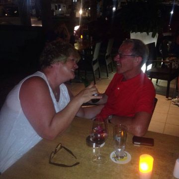 Everlasting love expressed during a live performance at CILO City Lounge Aruba restaurant