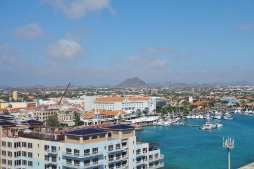 Top 10 Reasons to Visit Aruba